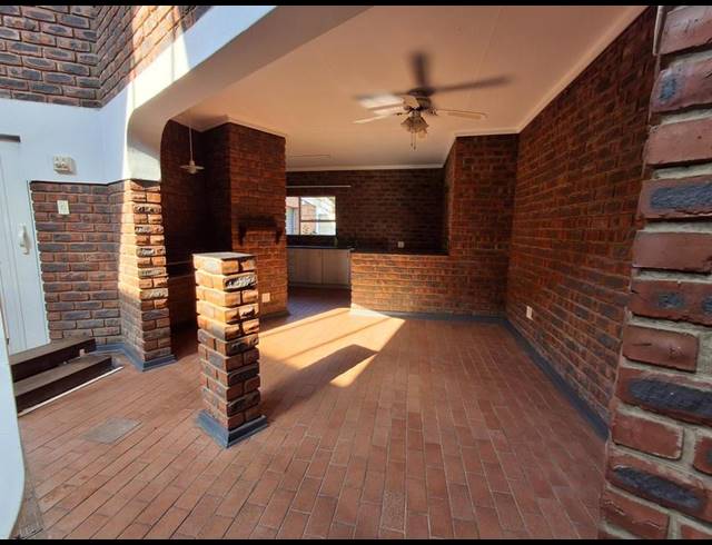4 BEDROOM HOUSE FOR SALE IN PANORAMA